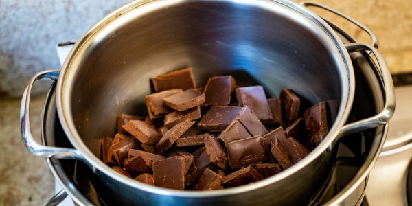 Come sciogliere il cioccolato a bagnomaria